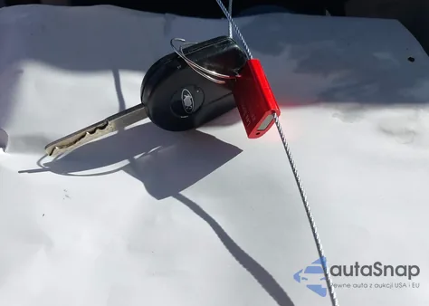 2014 Ford Focus Se z USA, uszkodzony, nr VIN 1FADP3K24EL260748